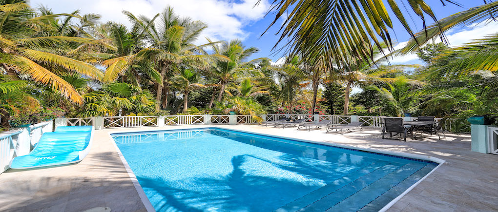 villa tropica private pool in turks and caicos